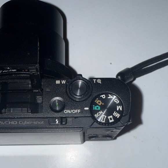 Sony RX100 iii Compact Digital Camera - Picture 5 of 6